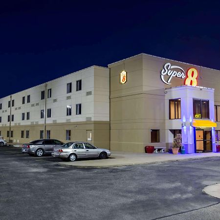 Hotel Super 8 By Wyndham Wichita North Exteriér fotografie