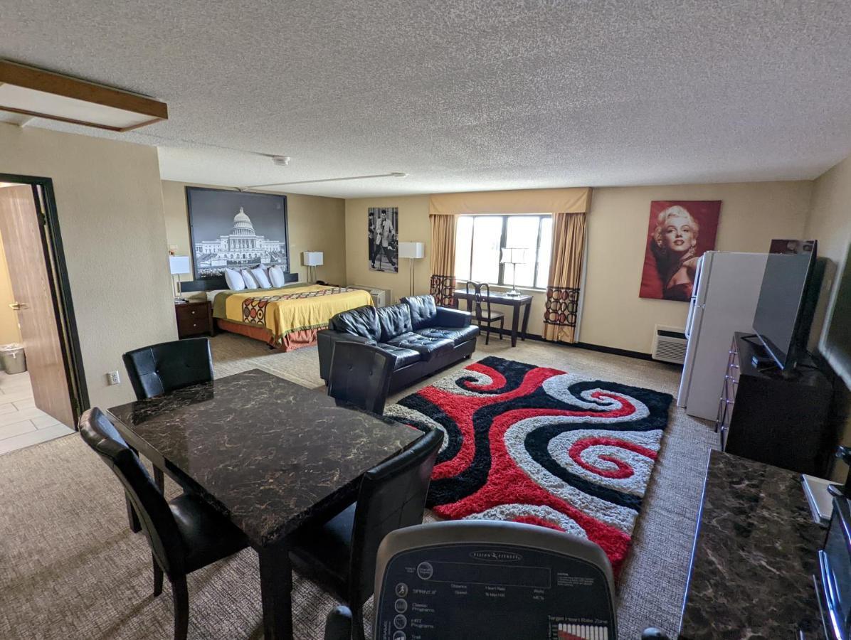 Hotel Super 8 By Wyndham Wichita North Exteriér fotografie