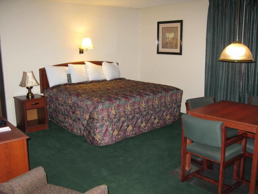 Hotel Super 8 By Wyndham Wichita North Exteriér fotografie