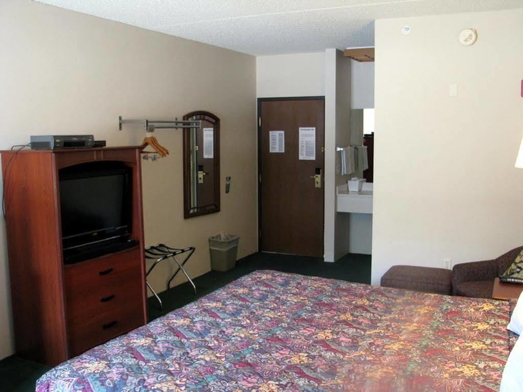 Hotel Super 8 By Wyndham Wichita North Exteriér fotografie