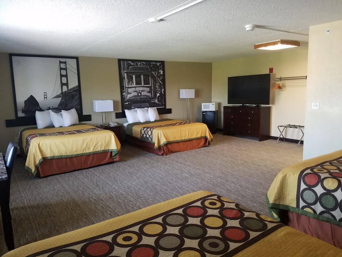 Hotel Super 8 By Wyndham Wichita North Exteriér fotografie